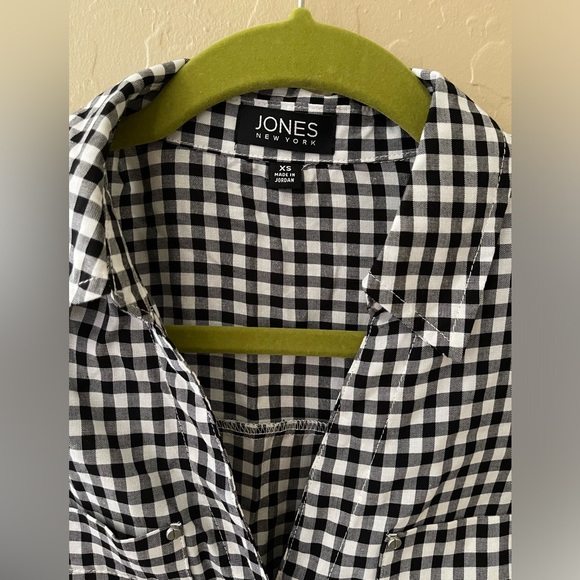 Button down Shirt - Picture 5 of 5